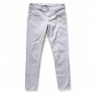 Abercrombie & Fitch Light Gray Skinny Jeans Size 6 W28